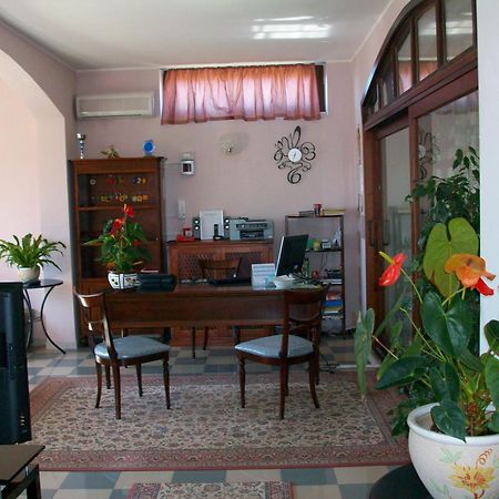 Residence Hotel La Commenda Montefiascone Extérieur photo