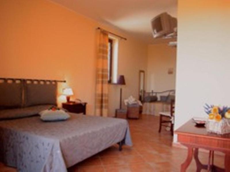 Residence Hotel La Commenda Montefiascone Extérieur photo