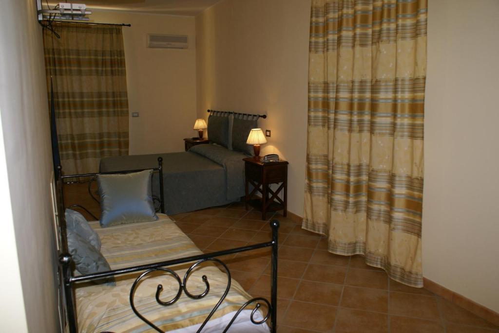 Residence Hotel La Commenda Montefiascone Extérieur photo